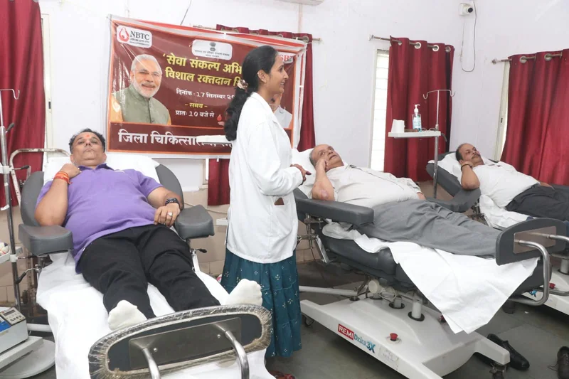 शहडोल निवासी आलेख श्रीवास्तव ने 12वीं बार किया रक्तदान